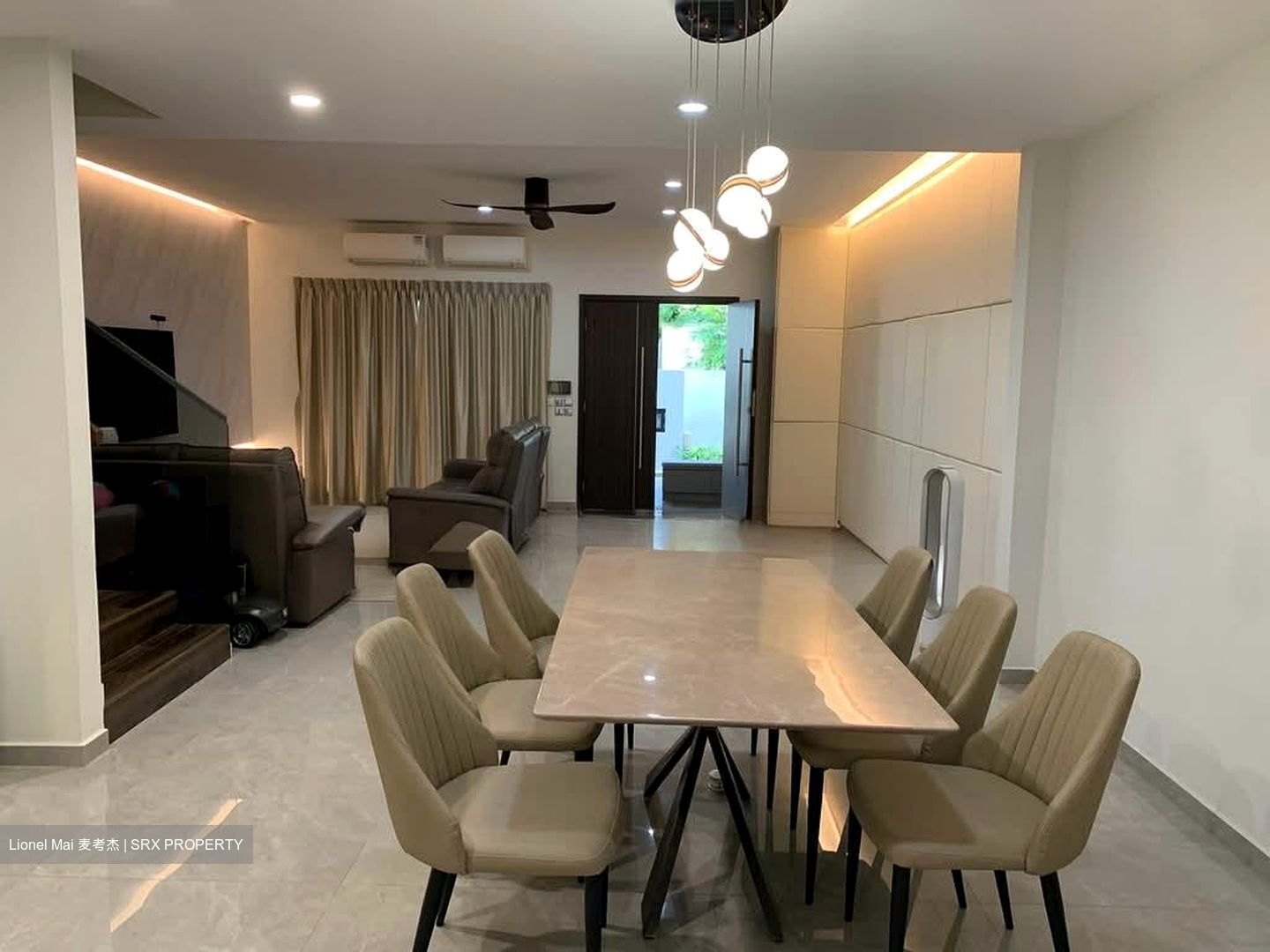 Palm Grove Avenue (D19), Terrace #571192401